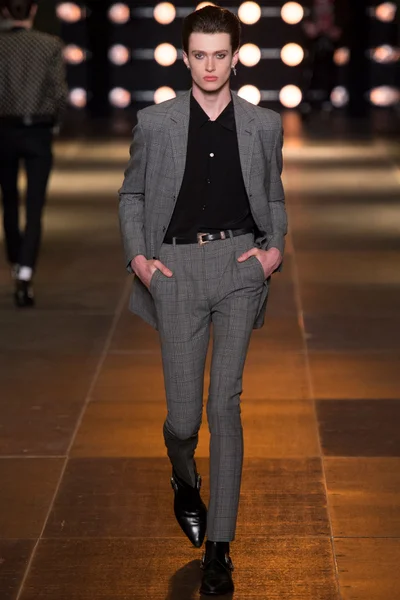 Look 39